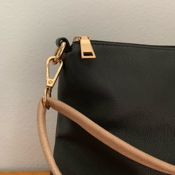 Wilson’s Leather two piece black and tan purses - Picture 8 of 8